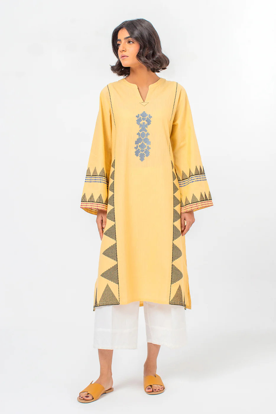 EMBROIDERED SLUB KHADDAR SHIRT (PRET) - Image 4