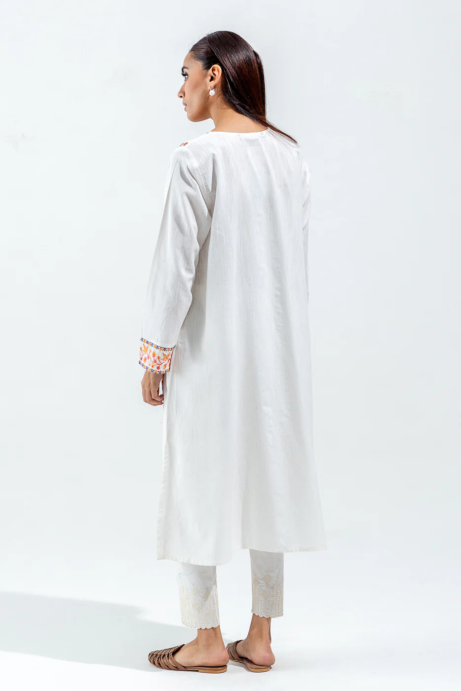 EMBROIDERED SLUB KHADDAR SHIRT (PRET) - Image 3