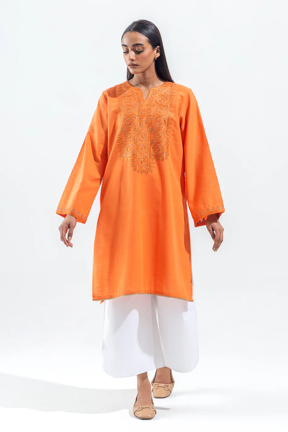 EMBROIDERED SLUB KHADDAR SHIRT (PRET) - Image 2