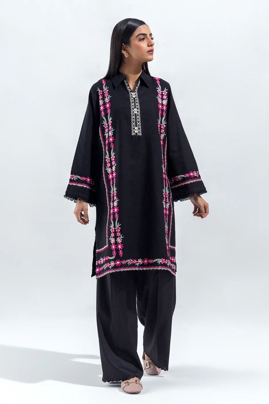 EMBROIDERED SLUB KHADDAR SHIRT(PRET) - Image 2