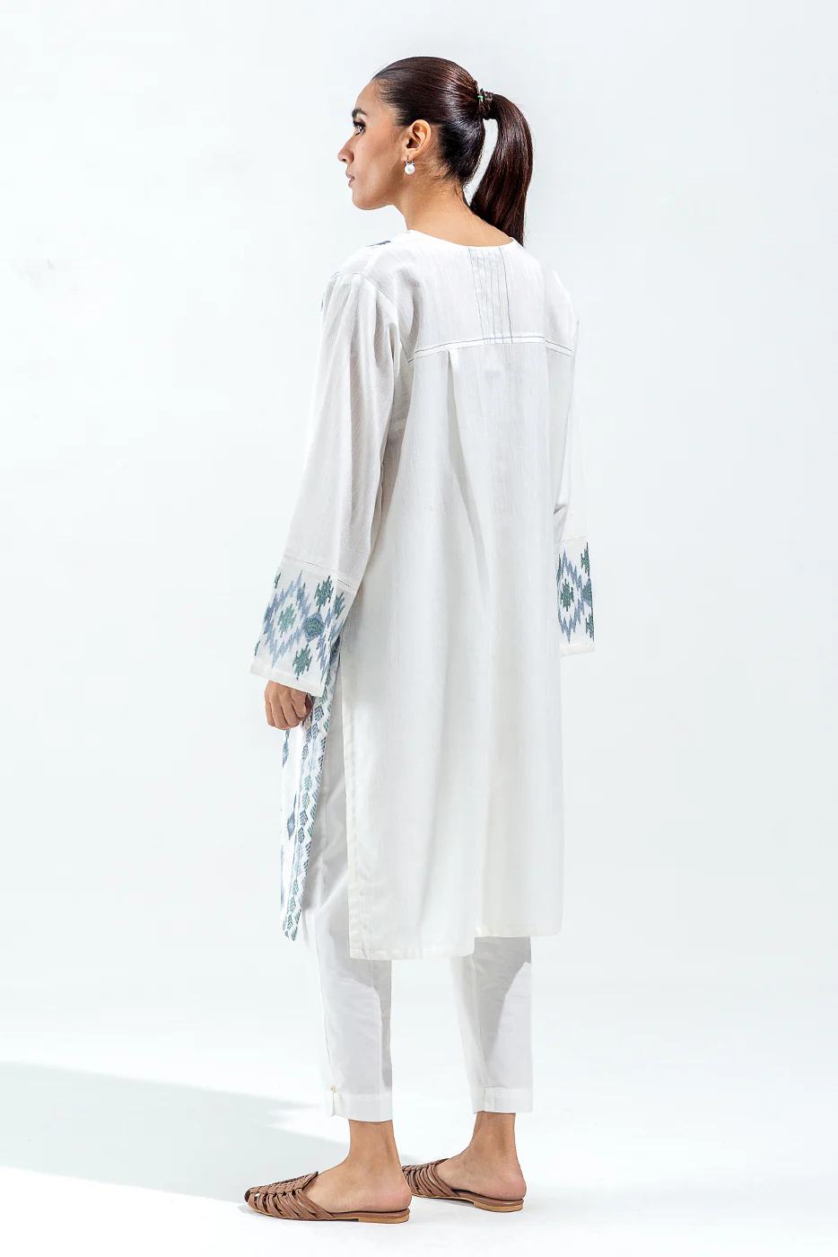 EMBROIDERED SLUB KHADDAR SHIRT (PRET) - Image 4