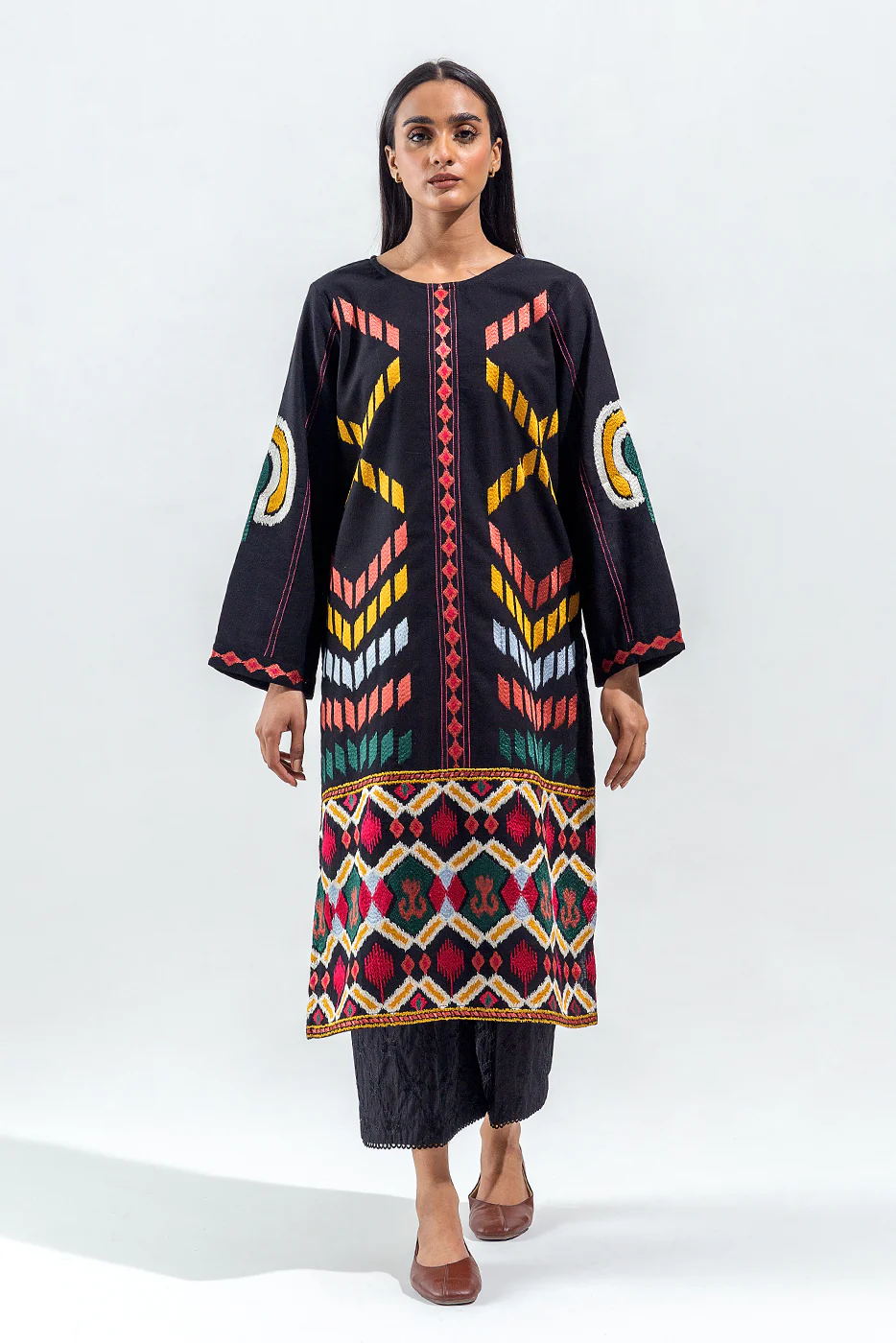 EMBROIDERED SLUB KHADDAR SHIRT (PRET) - Image 2