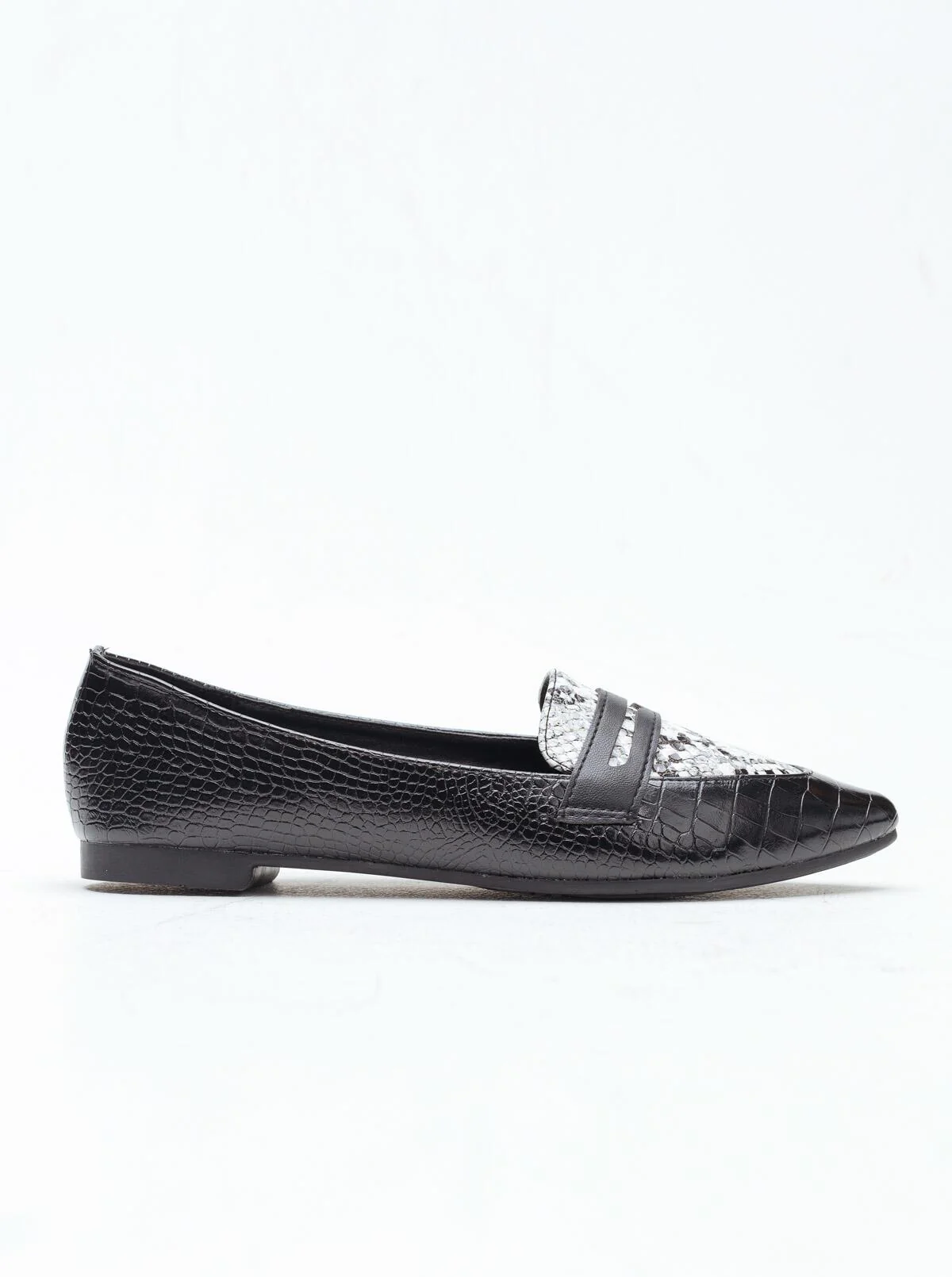 Footwear - Image 2