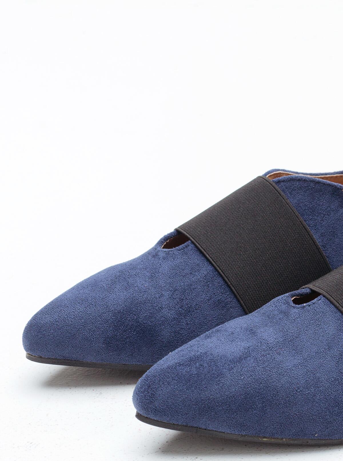 Footwear - Image 3