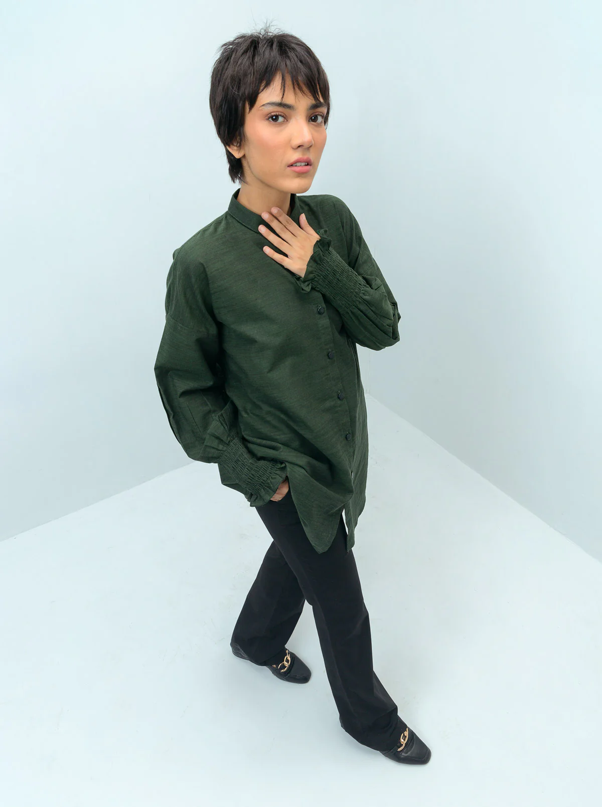 TEXTURED GREEN SMOCKED SLEEVED SHIRT - Image 3