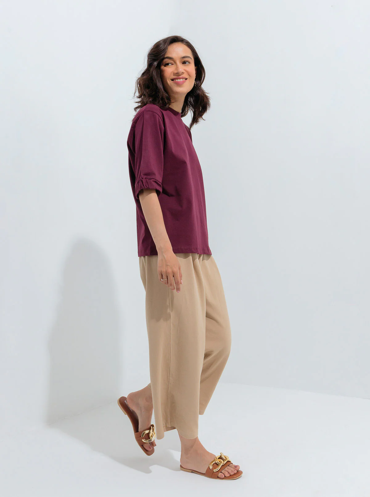 MAROON GATHERED SLEEVE T-SHIRT - Image 2