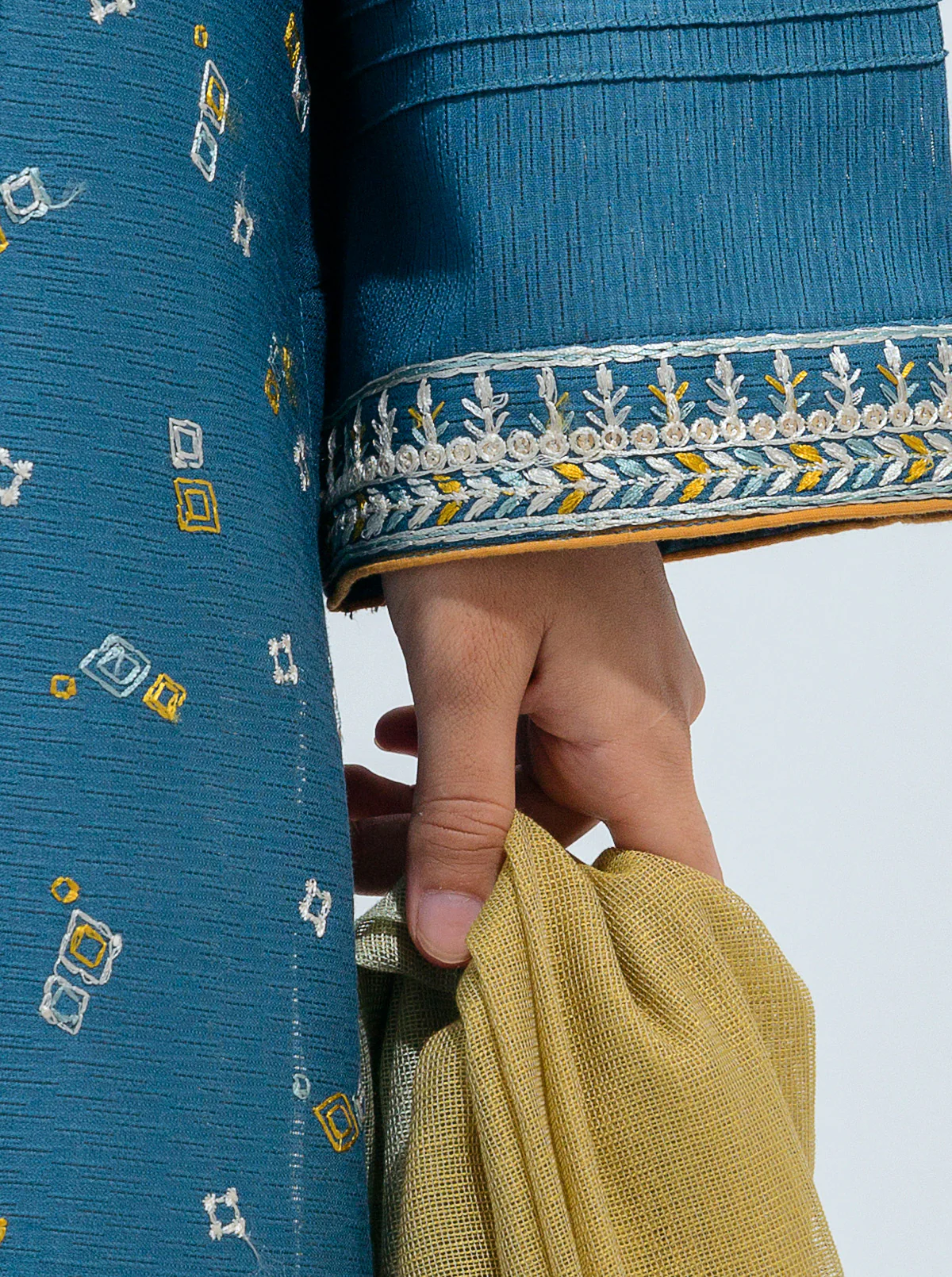 EMBROIDERED SHIRT WITH DUPATTA - Image 3