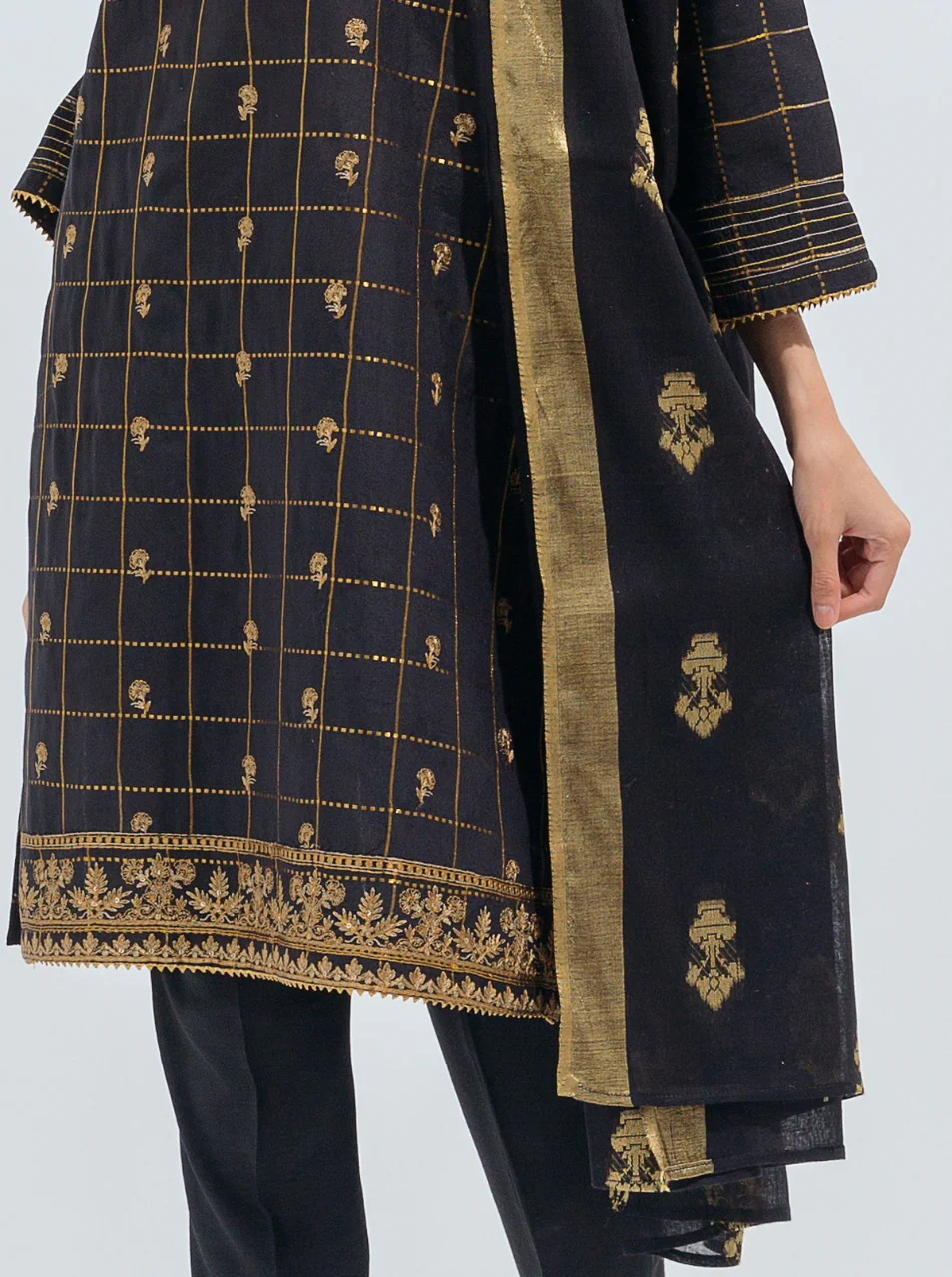 EMBROIDERED SHIRT WITH DUPATTA - Image 2