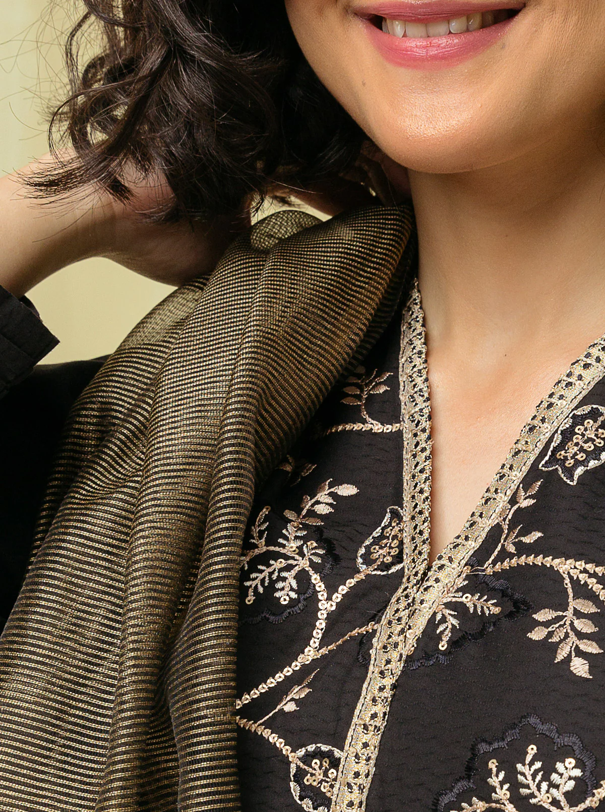 EMBROIDERED SHIRT WITH DUPATTA - Image 2