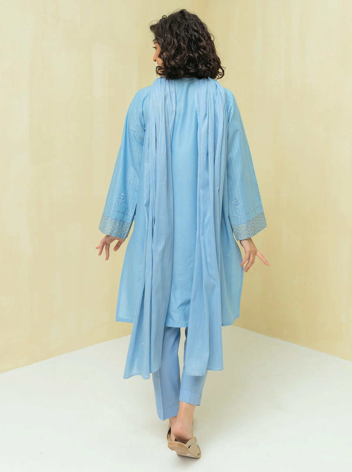 EMBROIDERED SHIRT WITH DUPATTA - Image 4