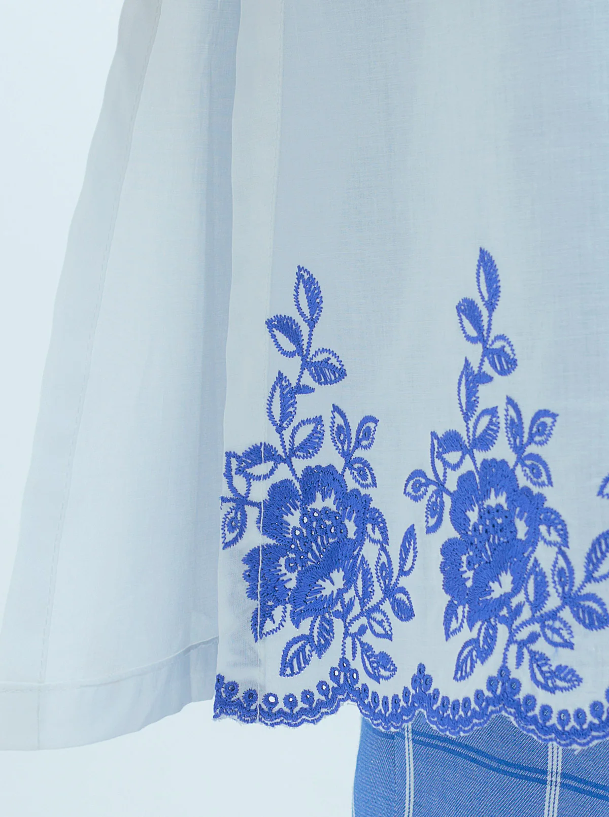 EMBROIDERED LAWN SHIRT (PRET) - Image 4