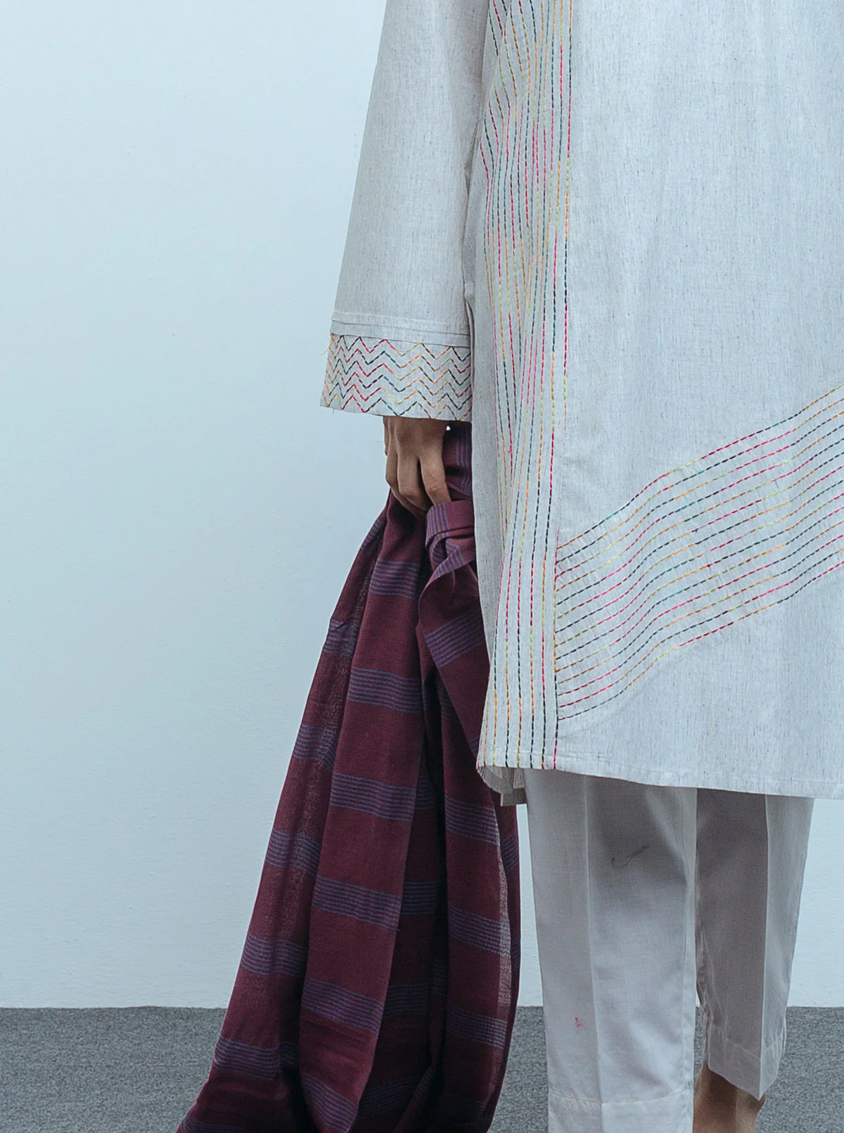 EMBROIDERED LAWN SHIRT (PRET) - Image 2