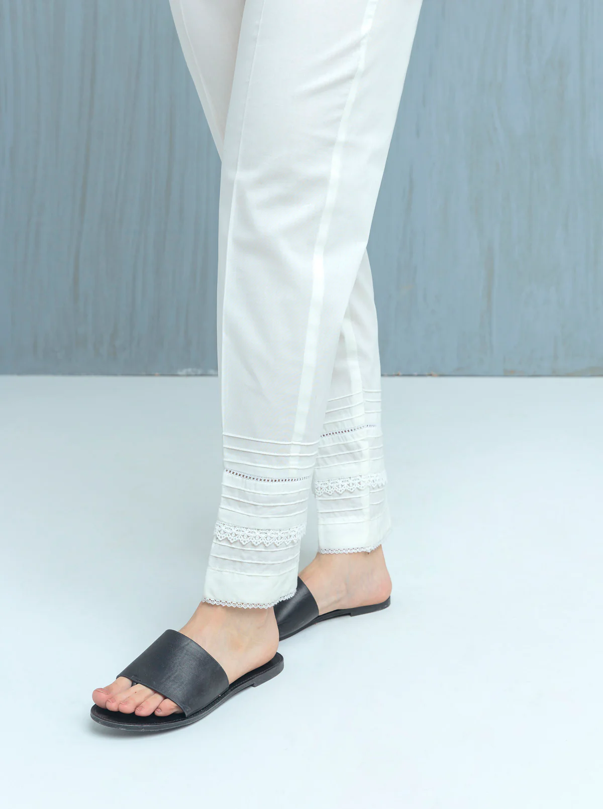 BASIC STRAIGHT PANTS - Image 2