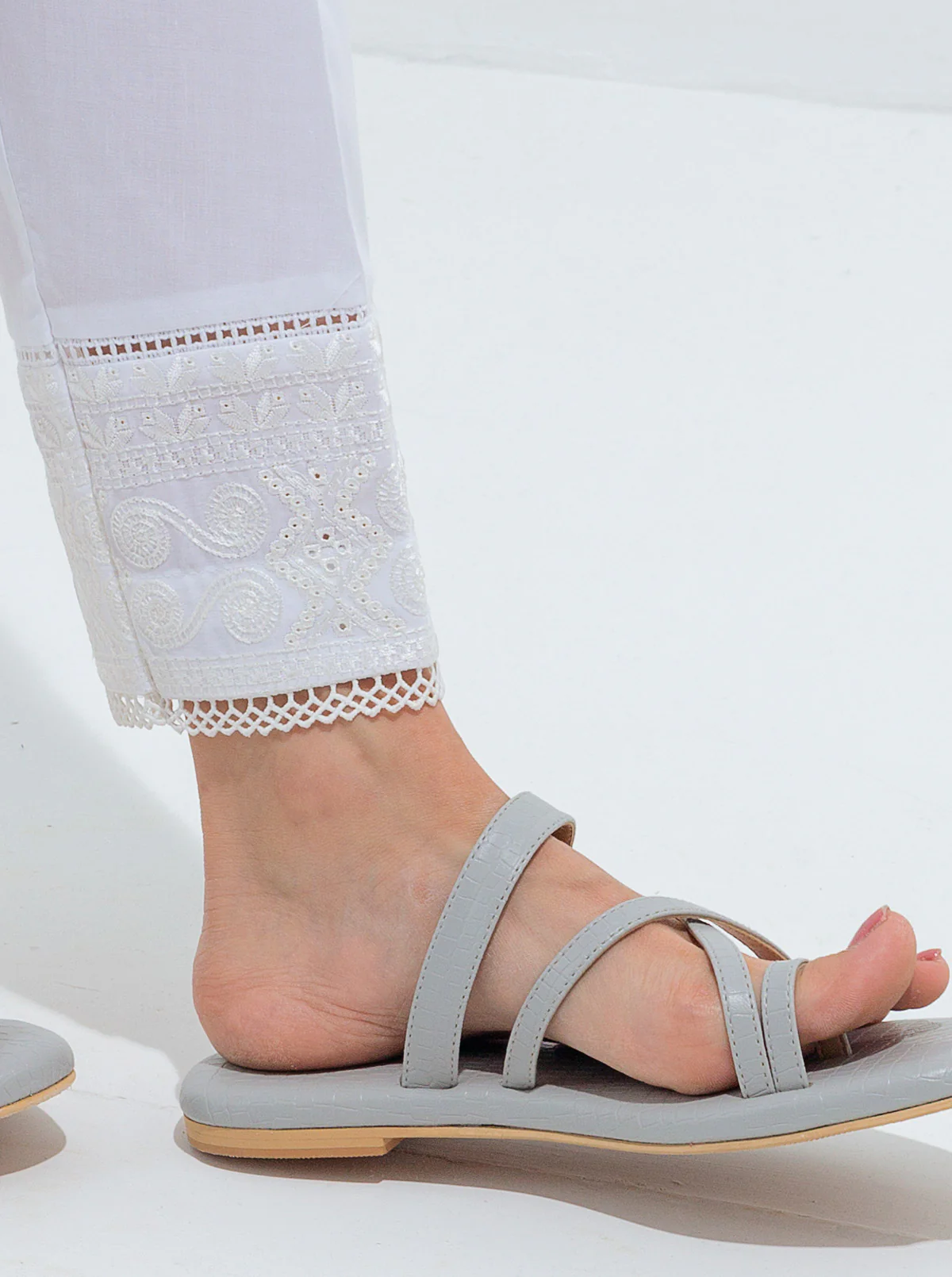 EMBROIDERED STRAIGHT PANTS - Image 2