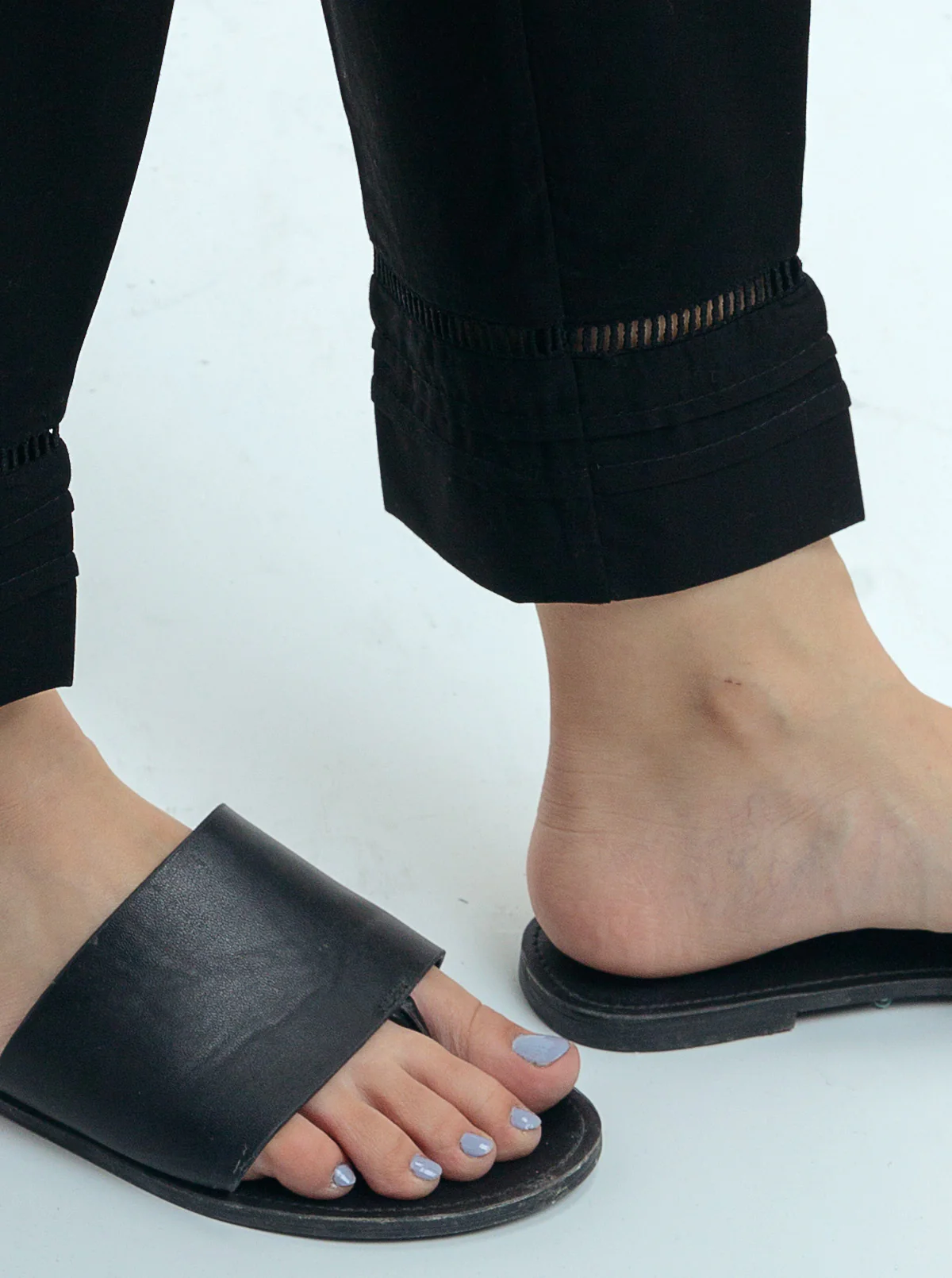 BASIC STRAIGHT PANTS - Image 2