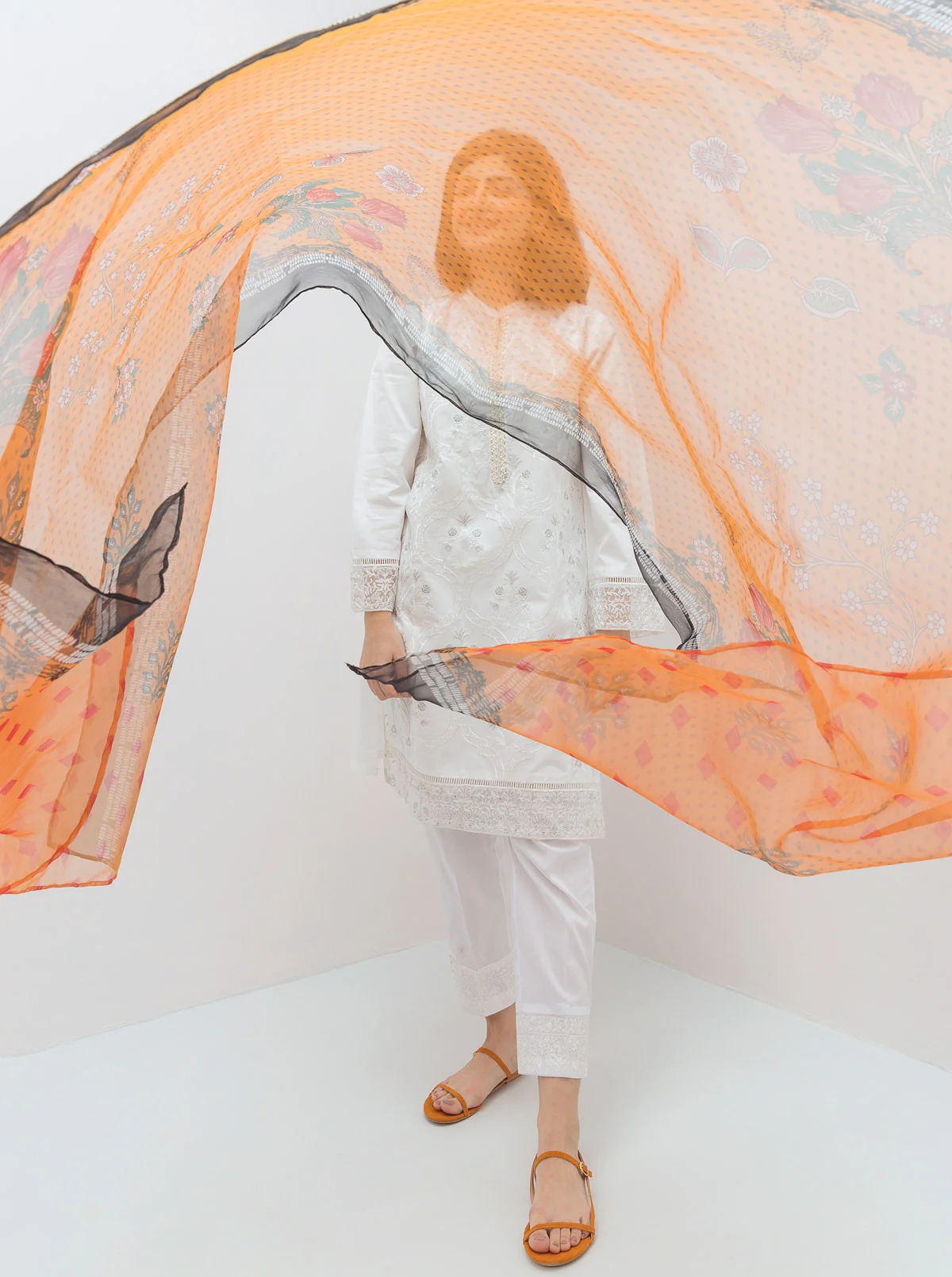 2 PIECE EMBROIDERED LAWN SUIT (PRET) - Image 4