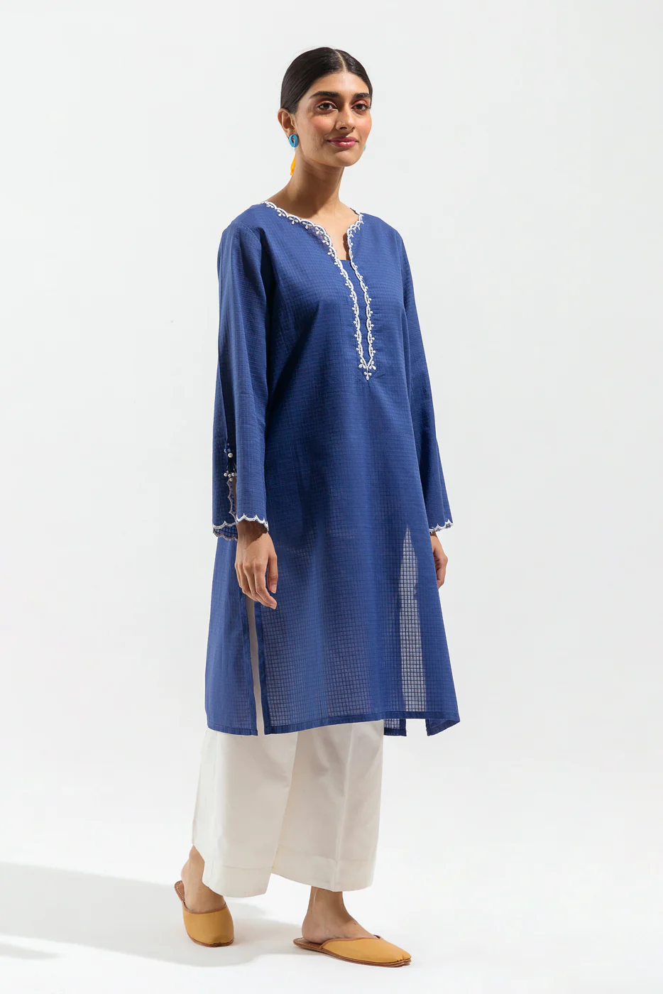 EMBROIDERED TEXTURED SHIRT (PRET) - Image 2