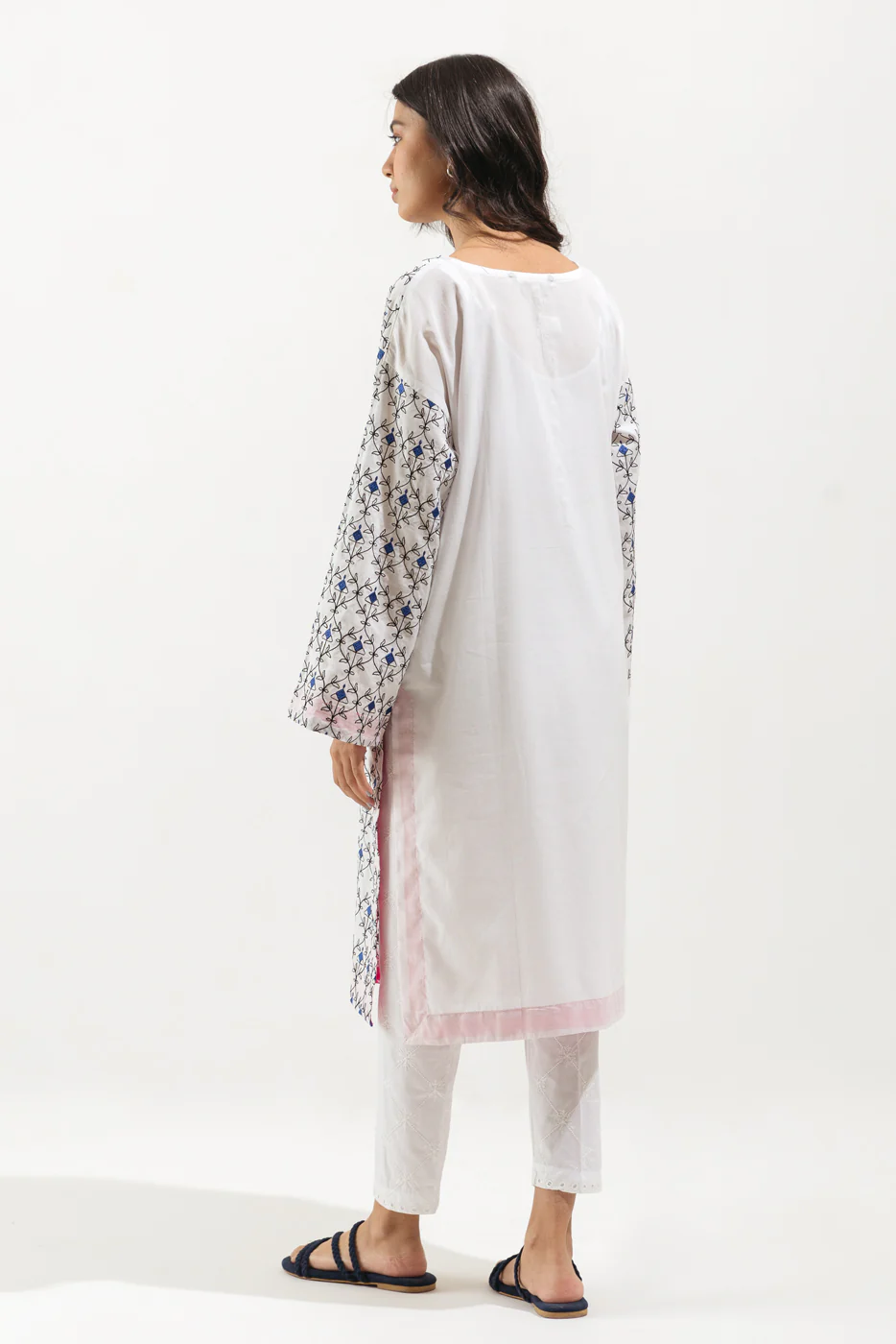 EMBROIDERED LAWN SHIRT (PRET) - Image 3