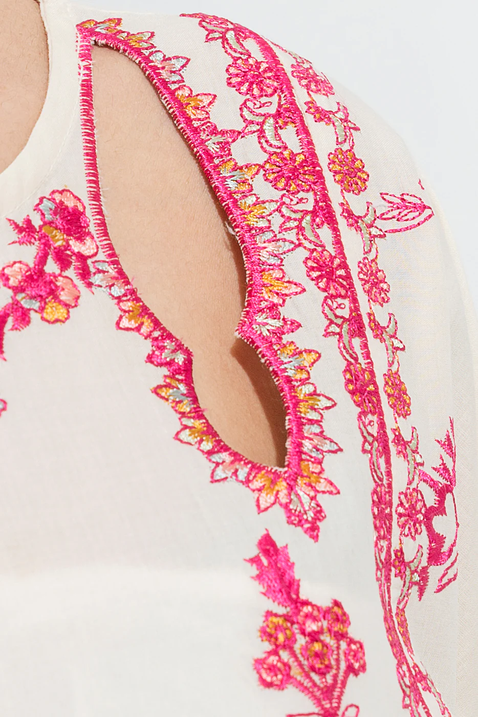 EMBROIDERED LAWN SHIRT (PRET) - Image 4