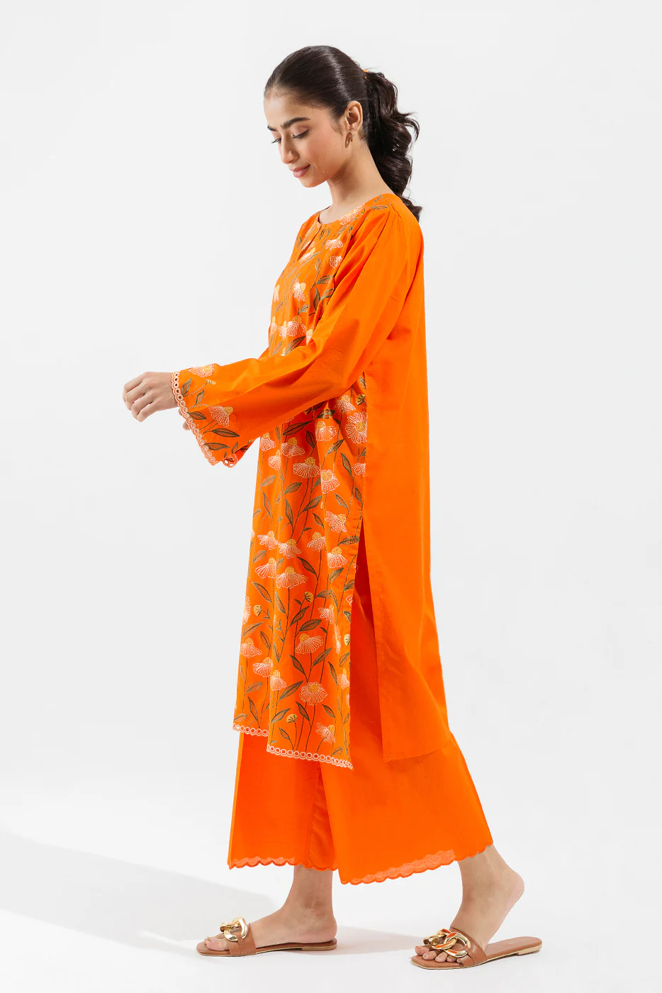 2 PIECE EMBROIDERED LAWN SUIT (PRET) - Image 3