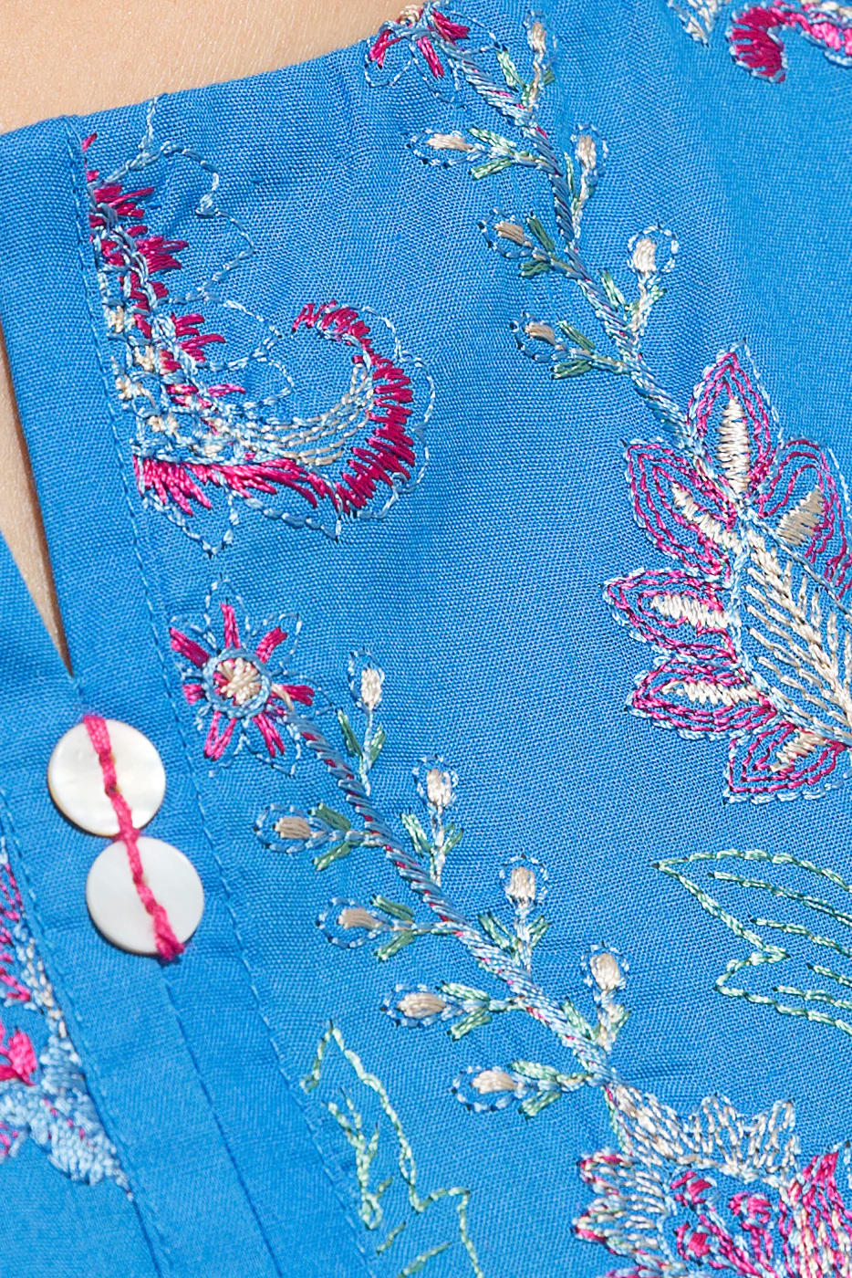 EMBROIDERED LAWN SHIRT (PRET) - Image 3