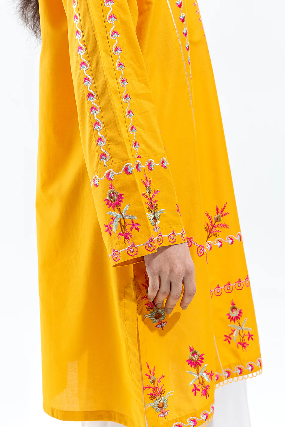 EMBROIDERED LAWN SHIRT (PRET) - Image 4