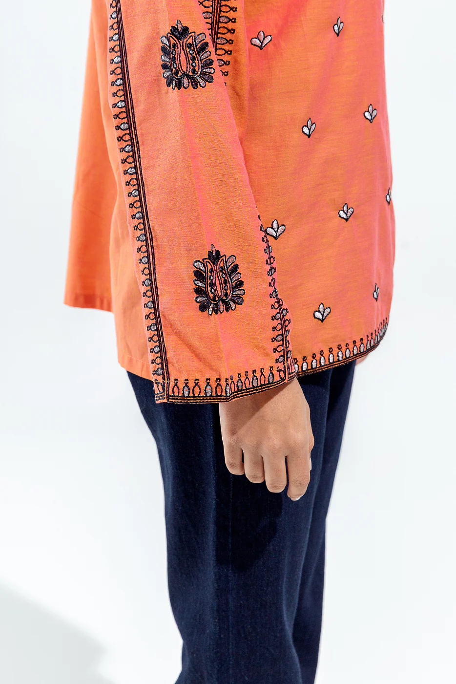 EMBROIDERED FUSION TOP (PRET) - Image 2