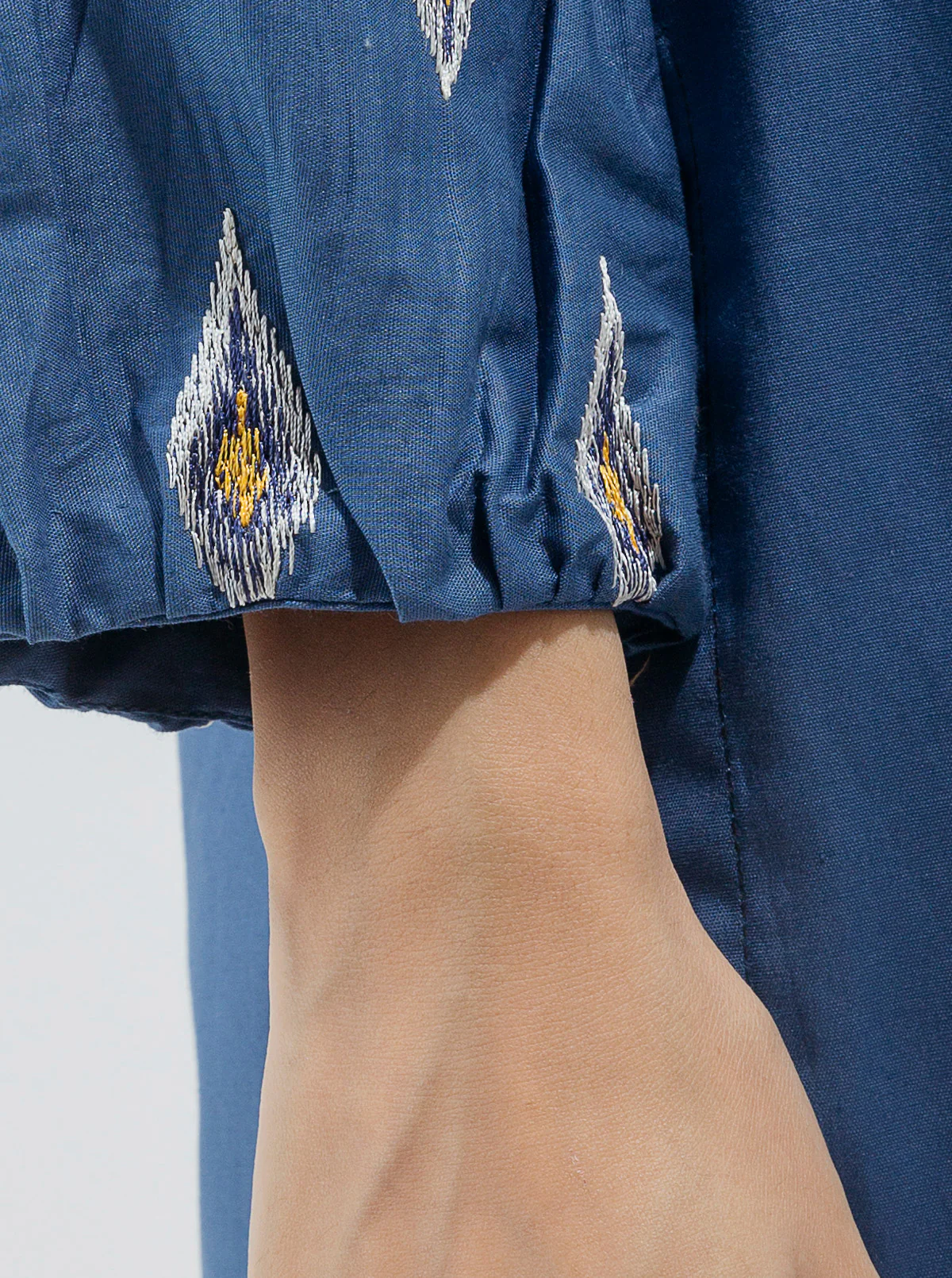 EMBROIDERED SHIRT - Image 3