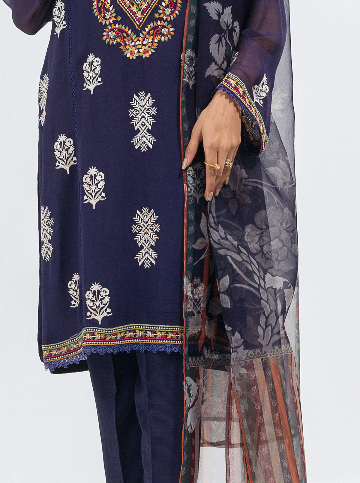 EMBROIDERED SHIRT WITH DUPATTA - Image 2