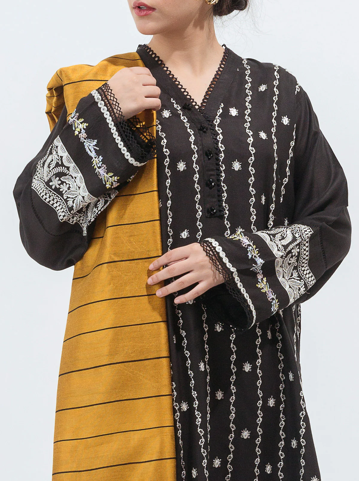 EMBROIDERED SHIRT WITH DUPATTA - Image 2