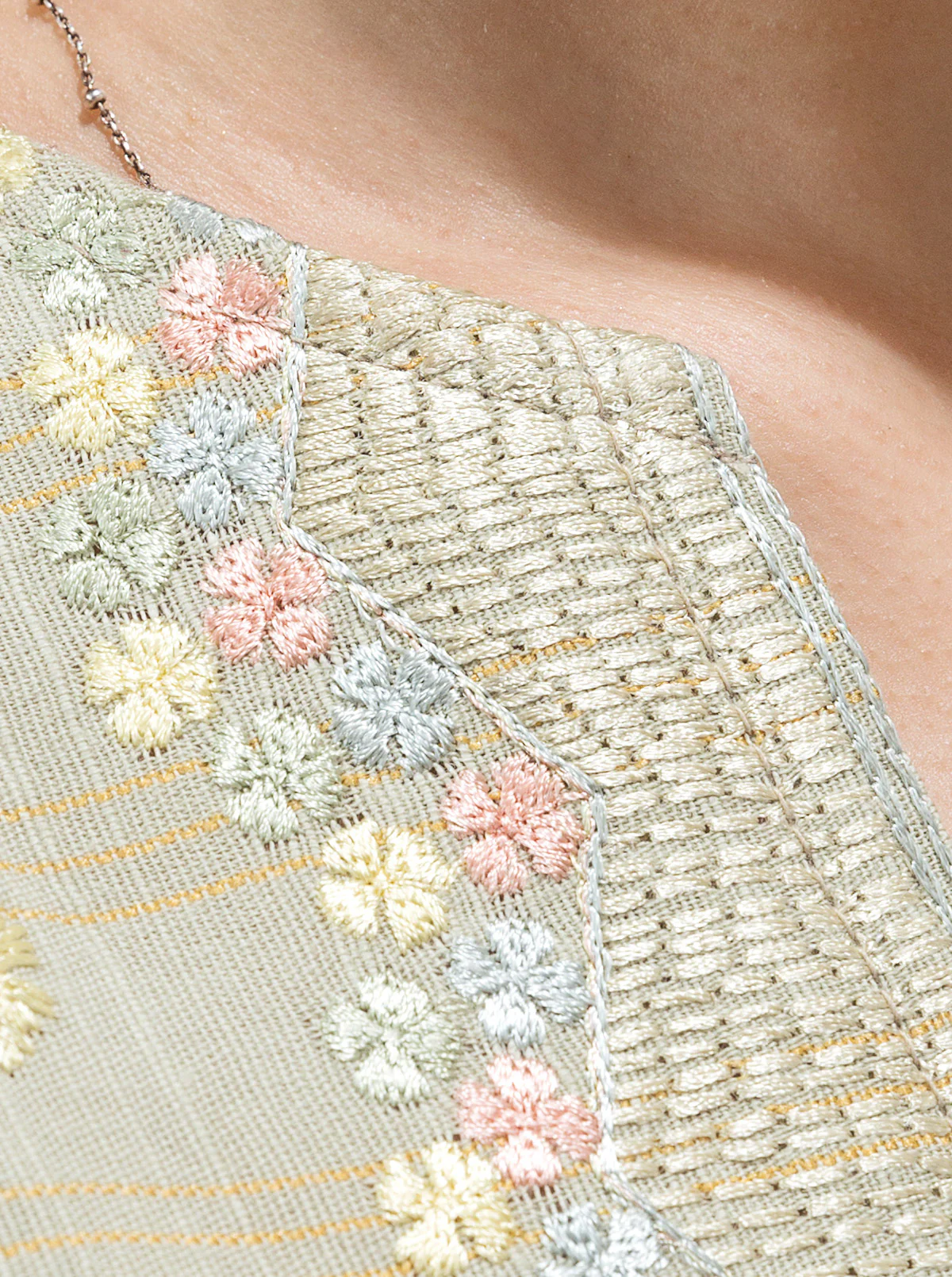 EMBROIDERED MISSOURI KHADDAR SHIRT (PRET) - Image 3
