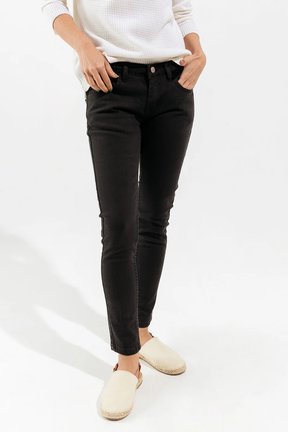 BLACK CROPPED SKINNY JEANS - Image 3