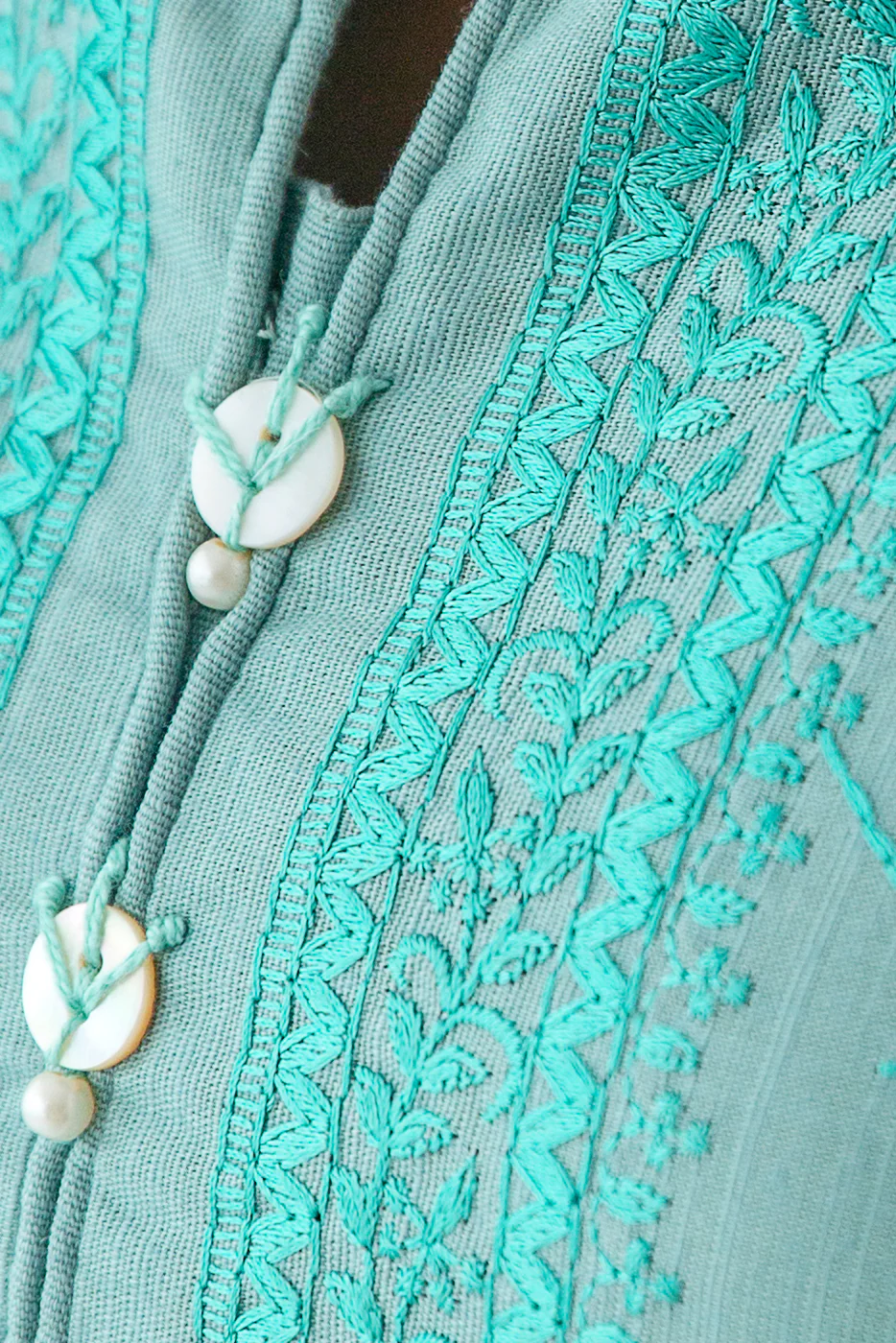 2 PIECE EMBROIDERED SLUB KHADDAR SUIT (PRET) - Image 4