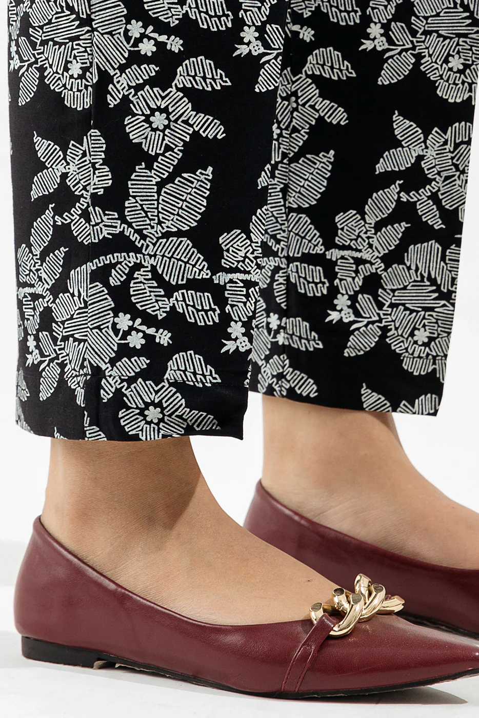 BASIC STRAIGHT PANTS - Image 2