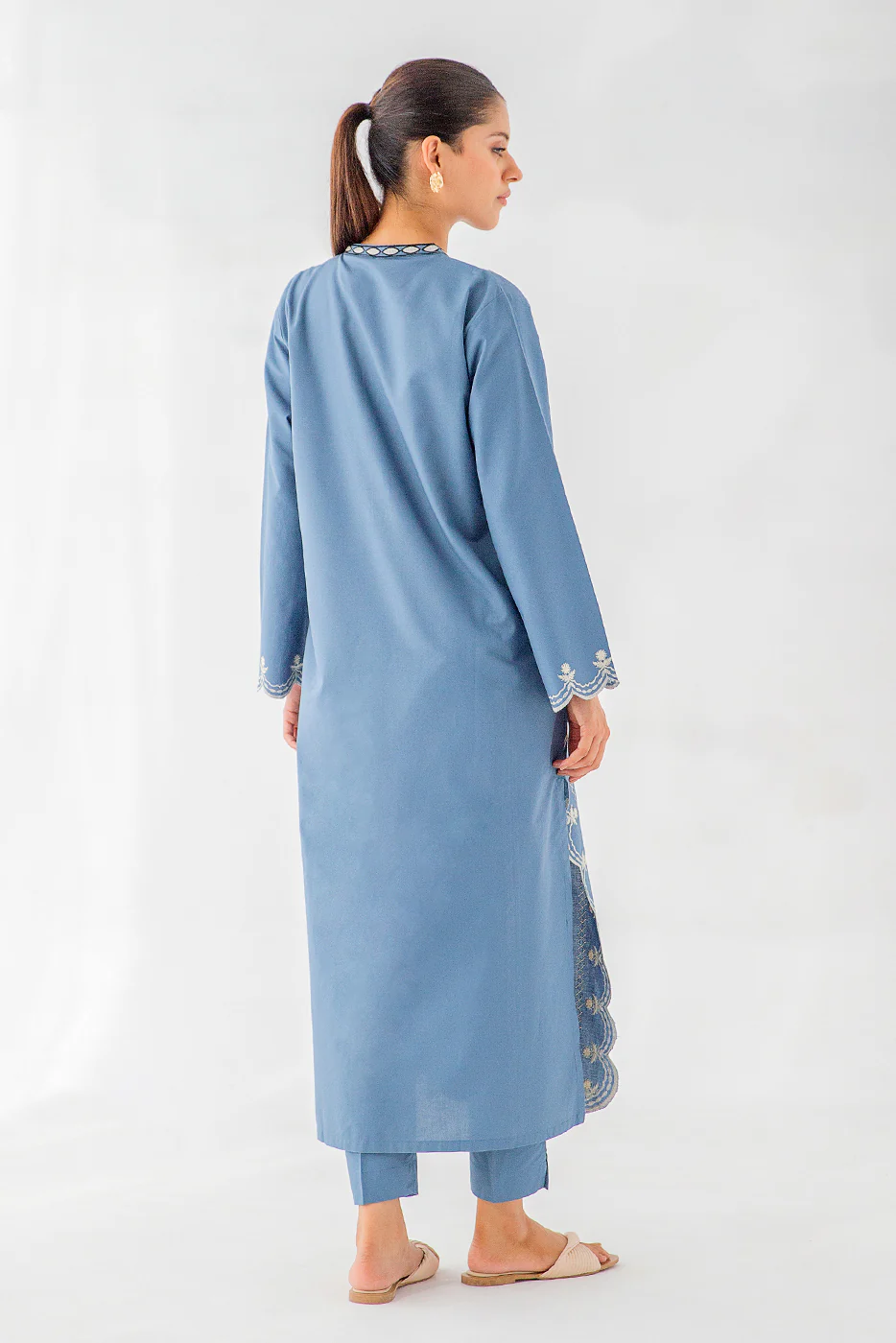 EMBROIDERED KHADDAR SHIRT (PRET) - Image 3