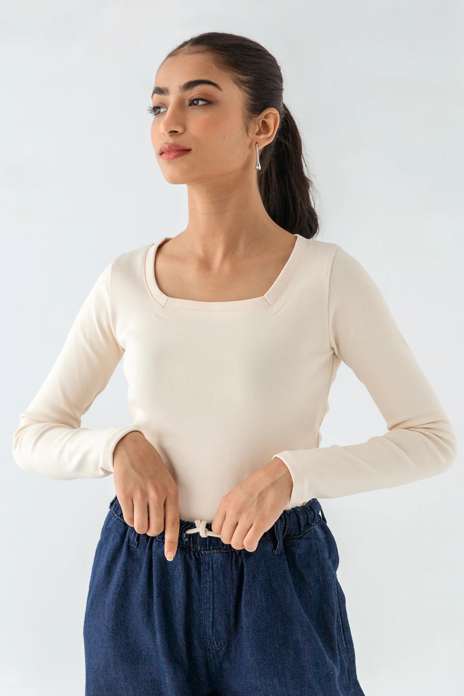 OFF WHITE STRAIGHT NECK TOP - Image 3