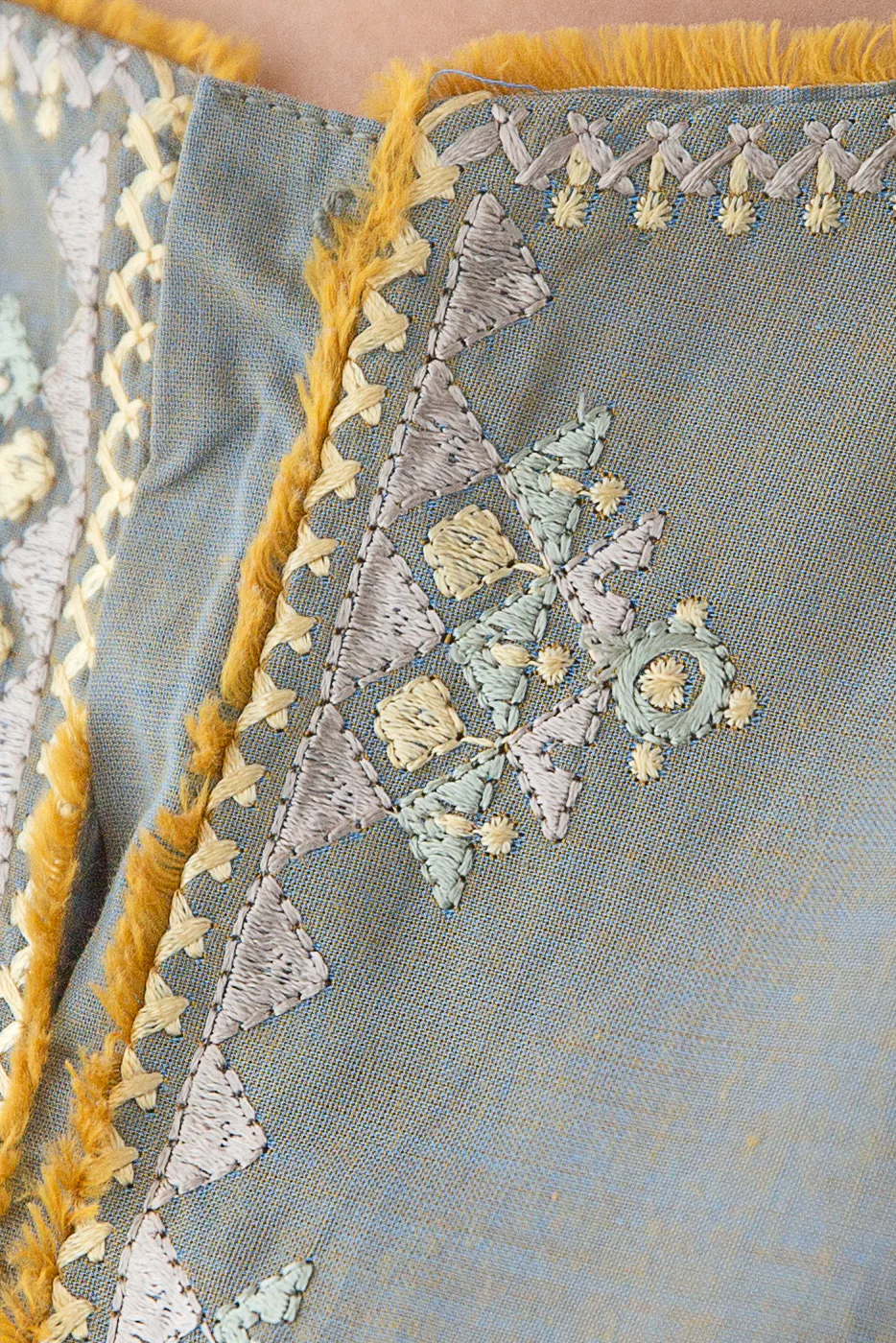 EMBROIDERED CHAMBRAY SHIRT (PRET) - Image 3