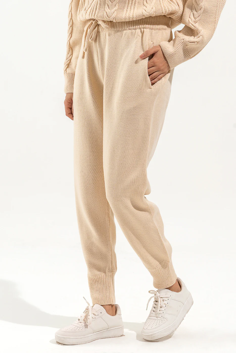 KNITTED JOGGER PANTS - Image 2