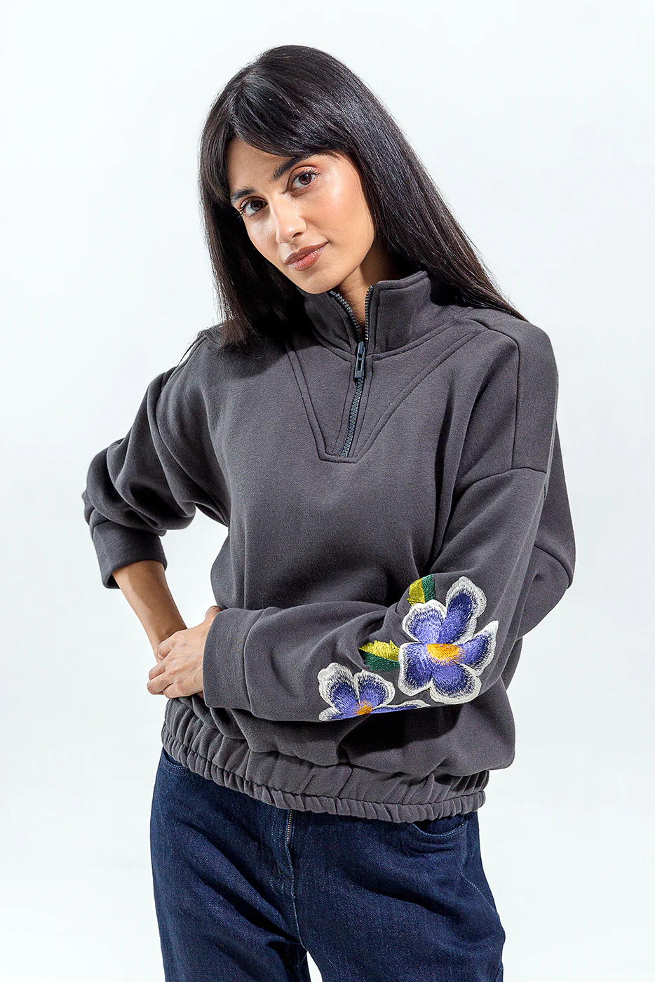 CROPPED EMBROIDERED SWEATSHIRT - Image 2