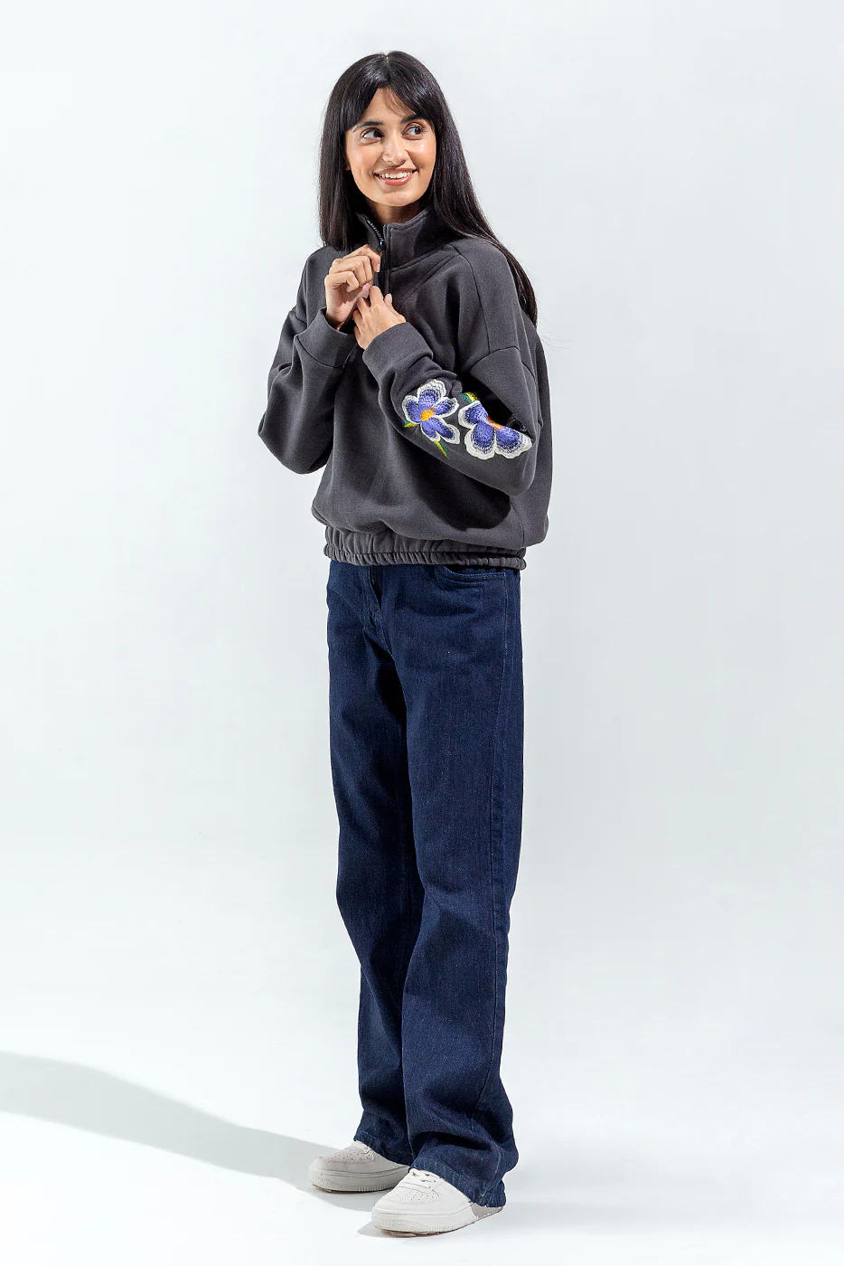 CROPPED EMBROIDERED SWEATSHIRT - Image 3