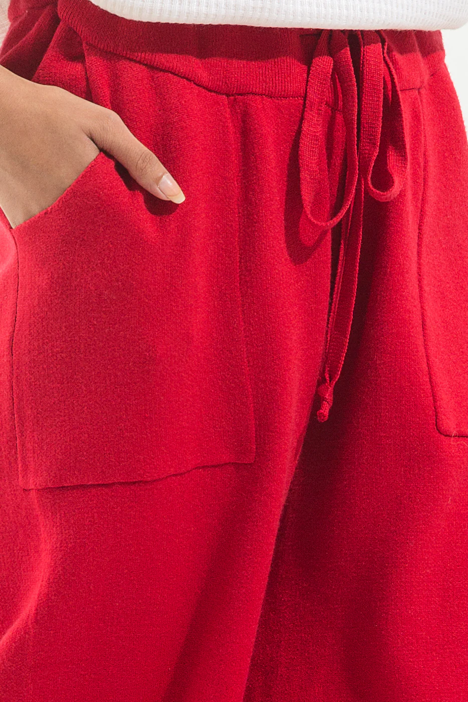 RED SWEATER PANTS - Image 2