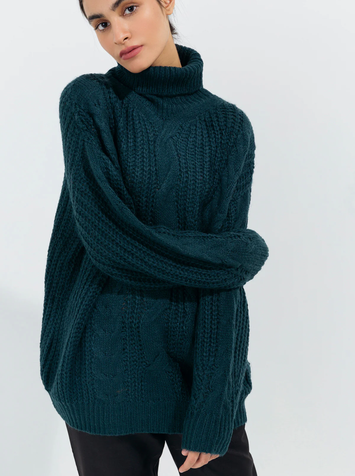 TEAL GREEN TURTLE NECK MIXED CABLE PULLOVER - Image 2