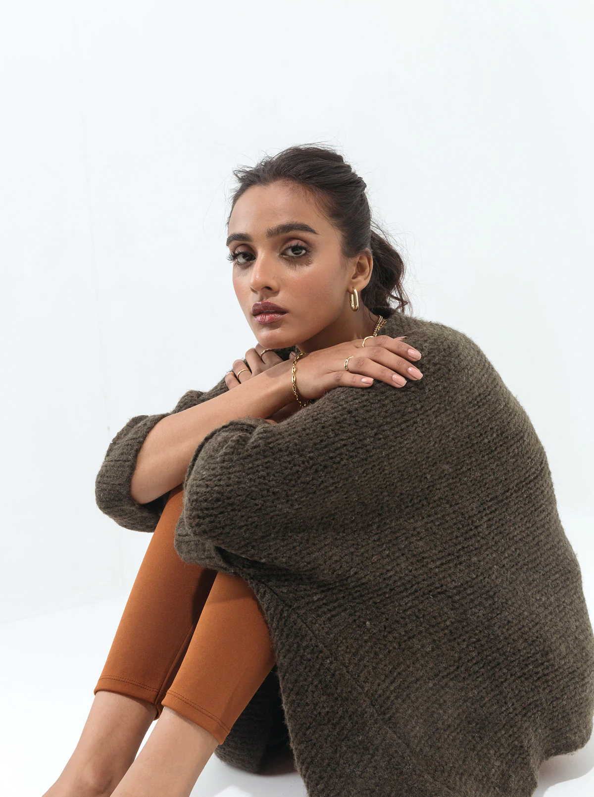 DARK OLIVE BOXY TEXTURED KNIT SHRUG - Image 3