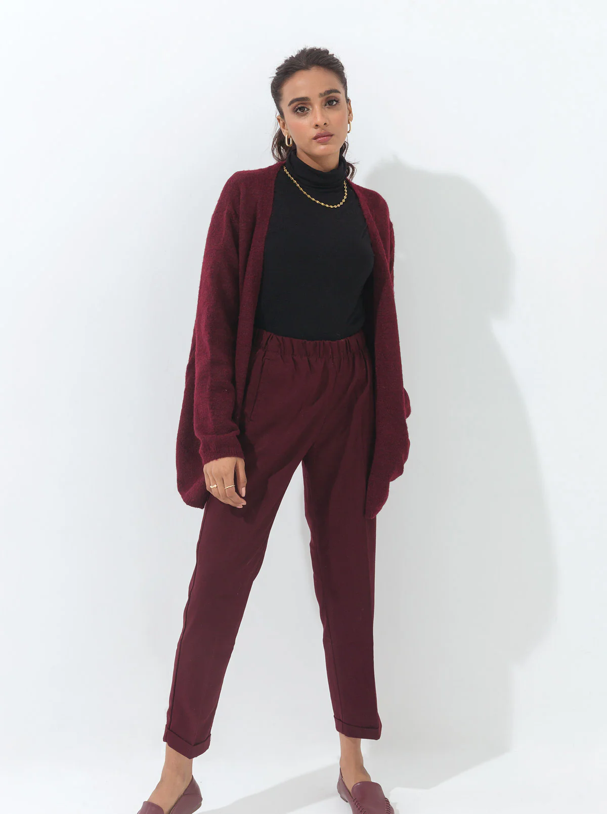 BURGUNDY SOFT FUR SHORT POCKET SHRUG - Image 3