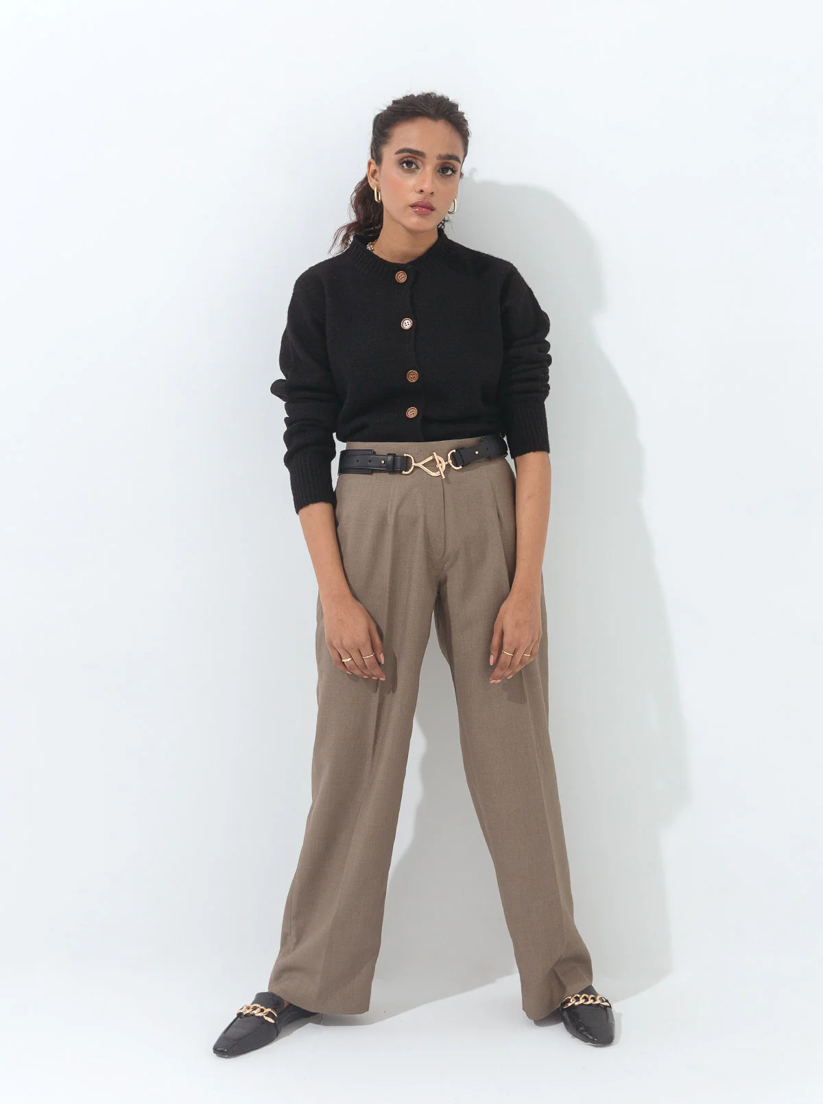 BLACK WOODEN BUTTON CARDIGAN - Image 3