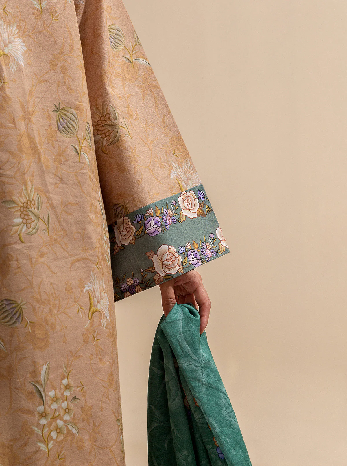 3 PIECE PRINTED LAWN SUIT-GLOWY SUN (UNSTITCHED) - Image 6