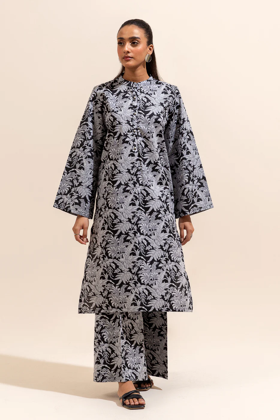 2 PIECE PRINTED LAWN SUIT-CHINTZ ERA (UNSTITCHED) - Image 2