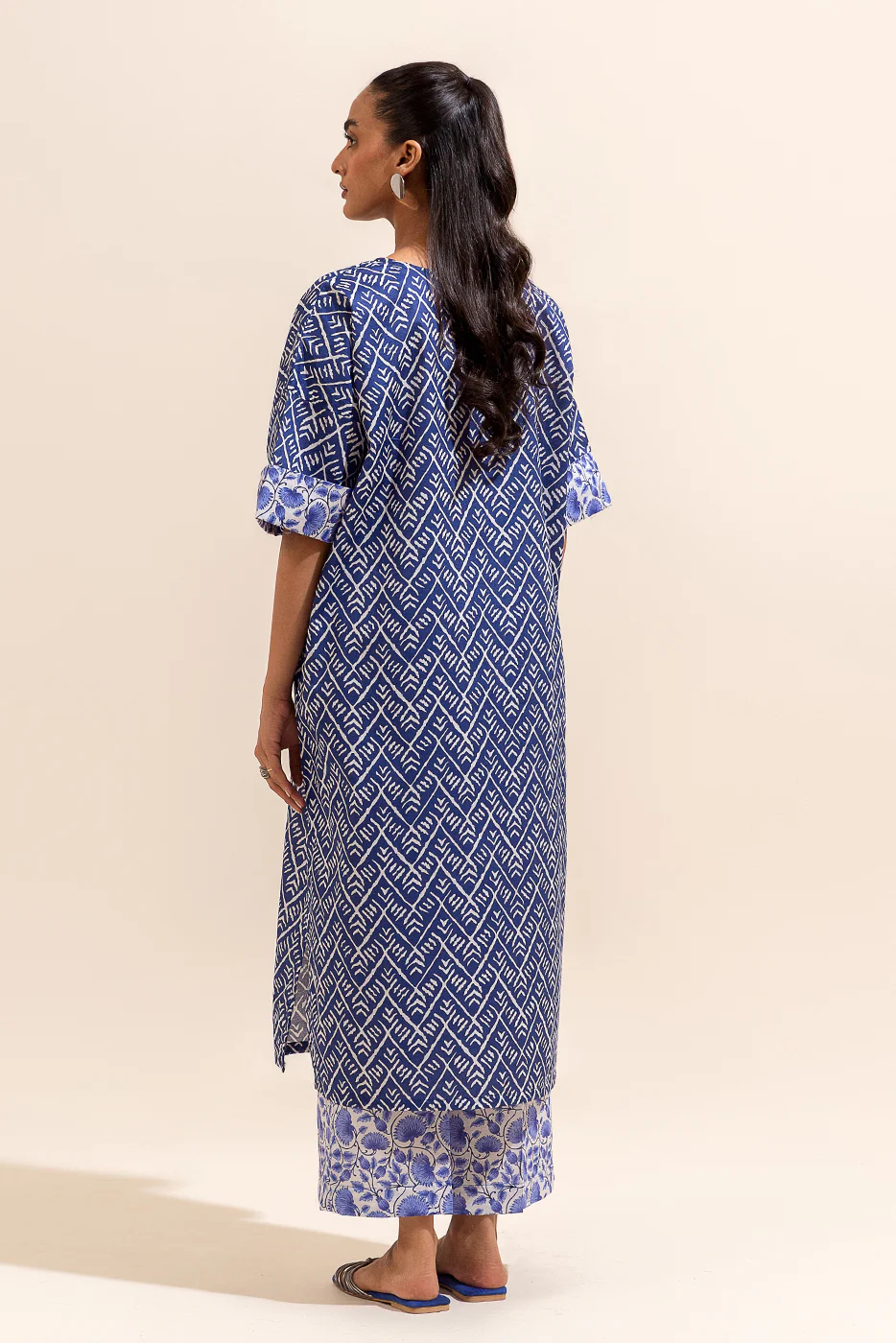2 PIECE PRINTED LAWN SUIT-NEON NAVY (UNSTITCHED) - Image 2