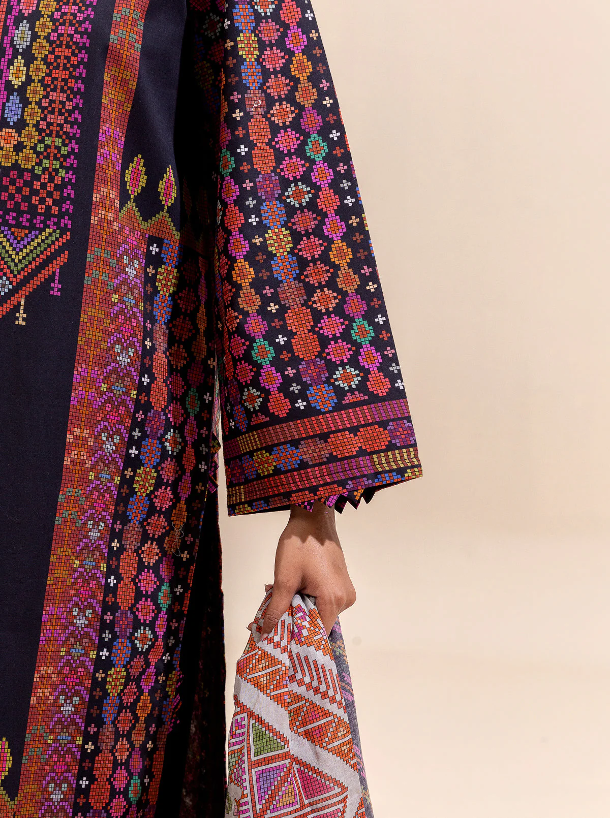 3 PIECE PRINTED LAWN SUIT-KNITTY GRITTY (UNSTITCHED) - Image 5