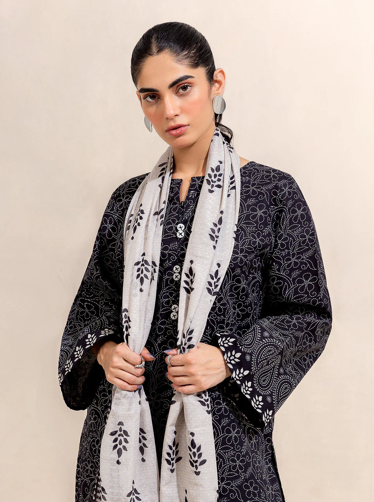 3 PIECE PRINTED LAWN-MYSTERY STITCH (UNSTITCHED) - Image 3